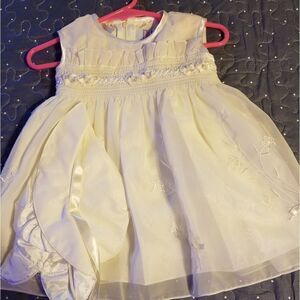 My Kids white dress with hat size 12 Month New